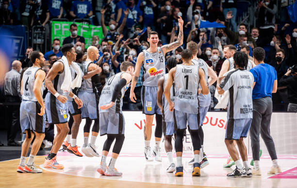 让人不禁联 让人不禁联